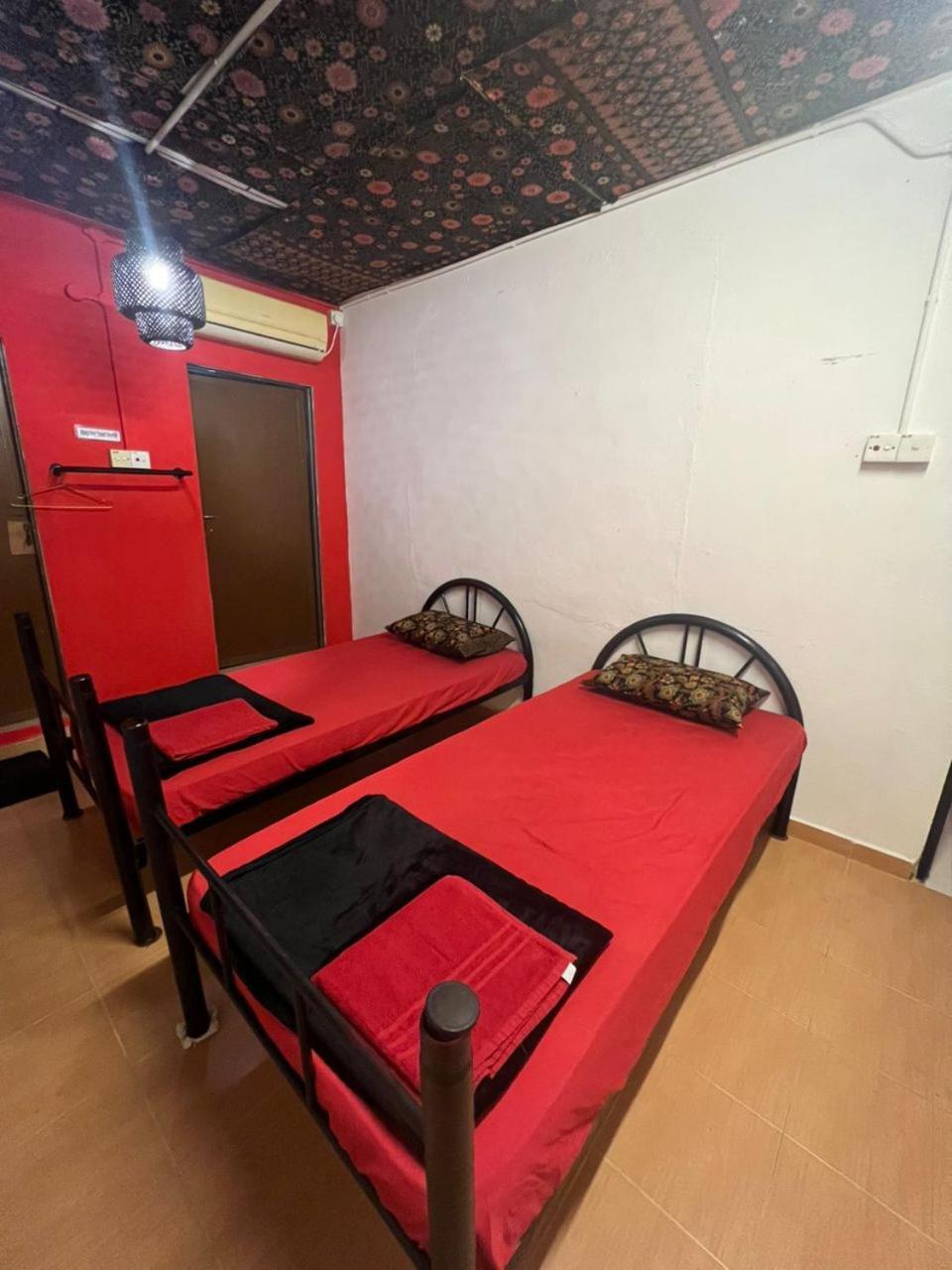 House Of Lion Hostel パンタイ・サナング エクステリア 写真