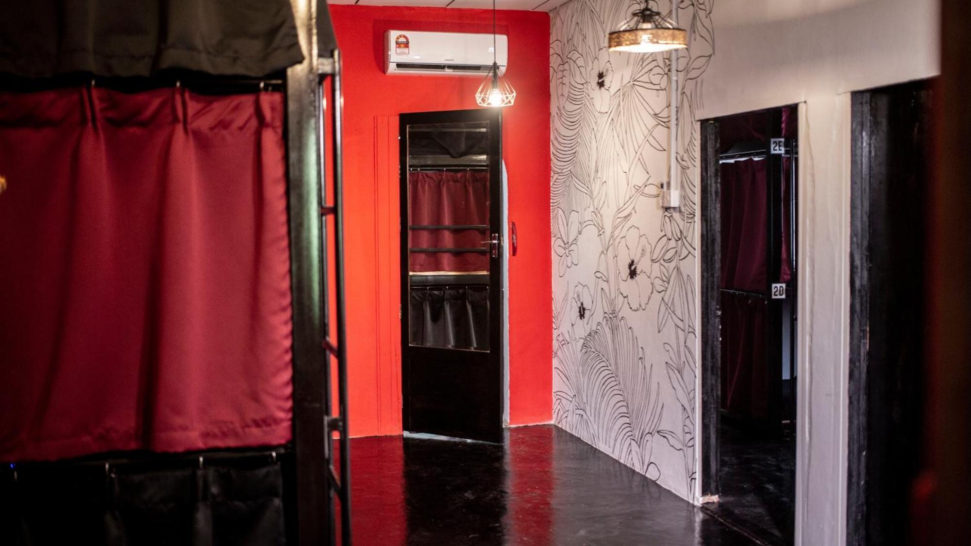 House Of Lion Hostel パンタイ・サナング エクステリア 写真